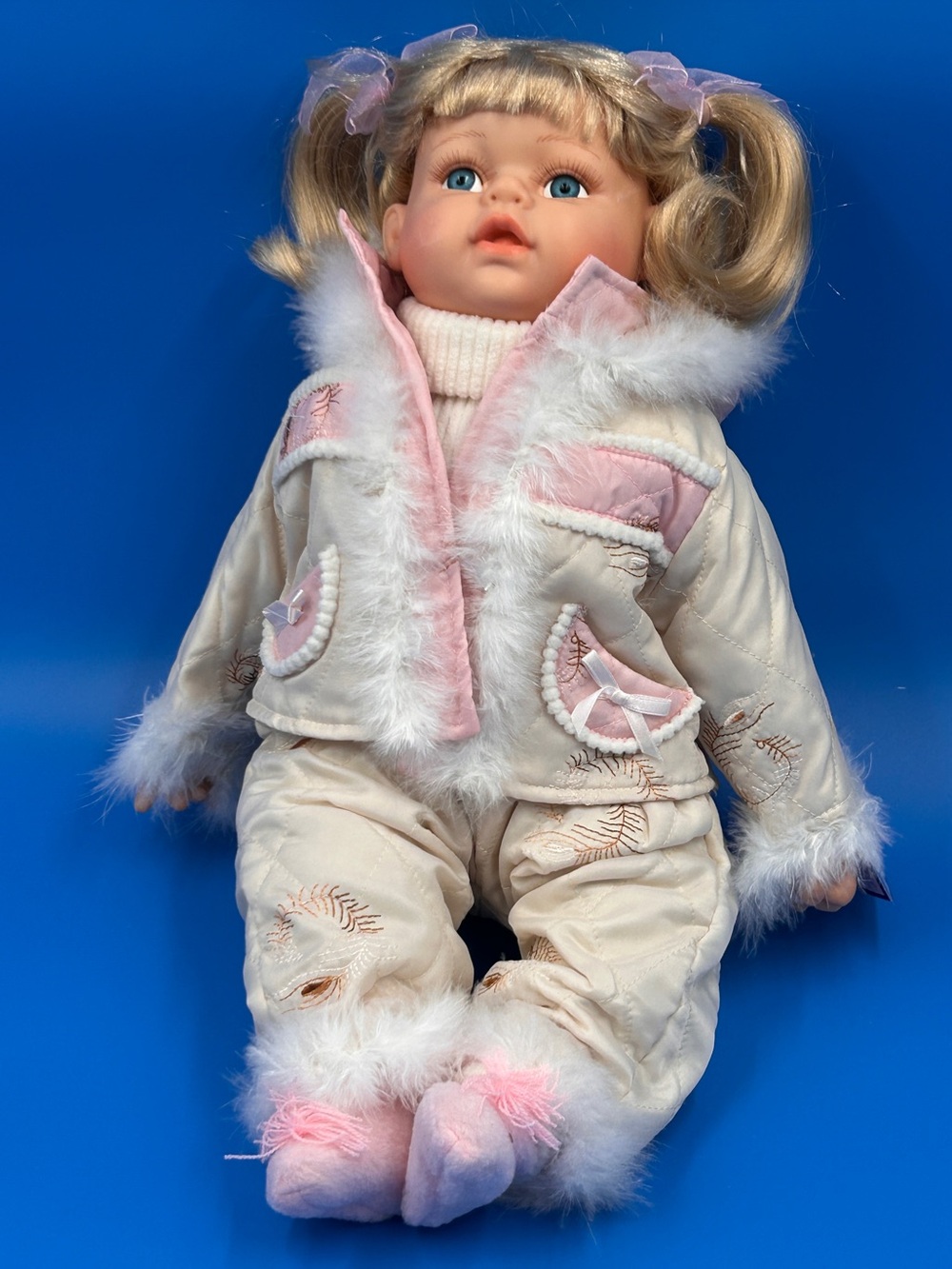 Limited Edition Vinyl Doll “Erin” w/ Certificate – Blonde Pigtails Winter Outfit